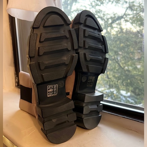 NEW Free People Brooks Chelsea Boot (Women) in size 9 - Picture 6 of 6